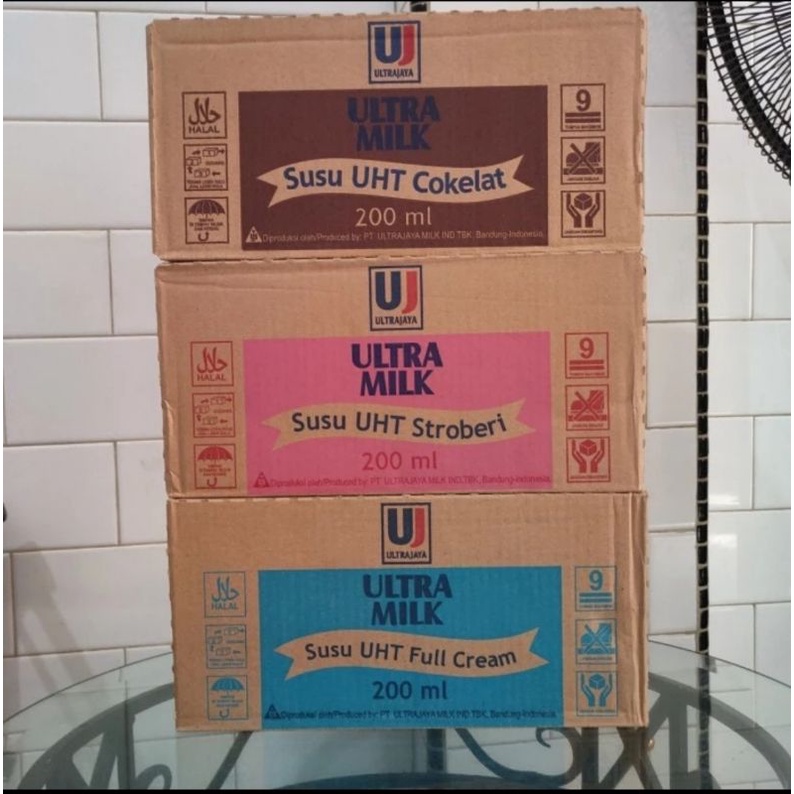 

Susu Ultramilk 200 ml isi 24 pcs/Susu UHT Coklat, Strawberry dan Full Cream
