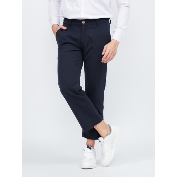 Celana Ankle Pants Kiko Ina dengan Bahan Wool Pilihan, Nyaman untuk Sehari-hari dan Kegiatan Formal