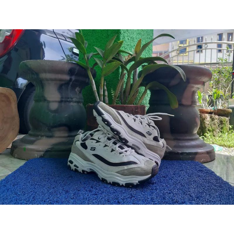 SEPATU SKECHERS D'LITES 1.0 SIZE 44 SECOND