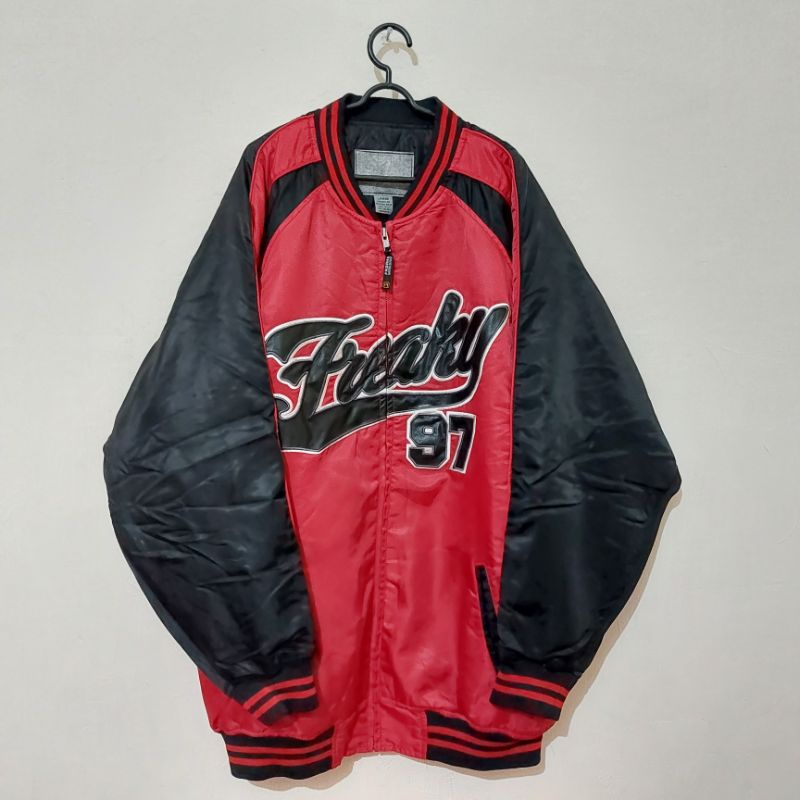 Jaket Freaky Massive