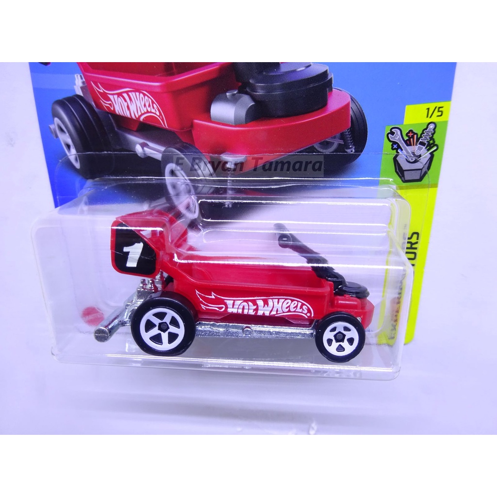 Hot Wheels Draggin Wagon Merah