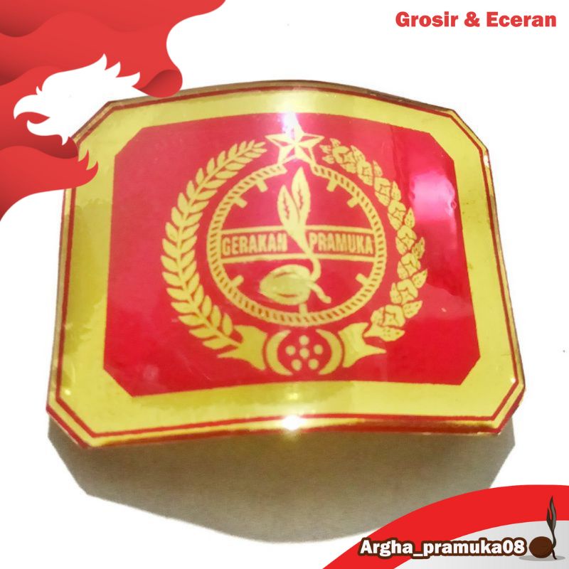 Tanda Topi Pramuka Putra Besar Melengkung Kuningan Resin Emblem bijian