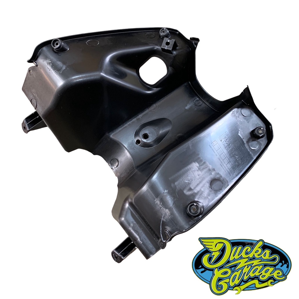 81131-KVY-900 Cover Inner Upper Laci Kontak Honda Beat Karbu Original