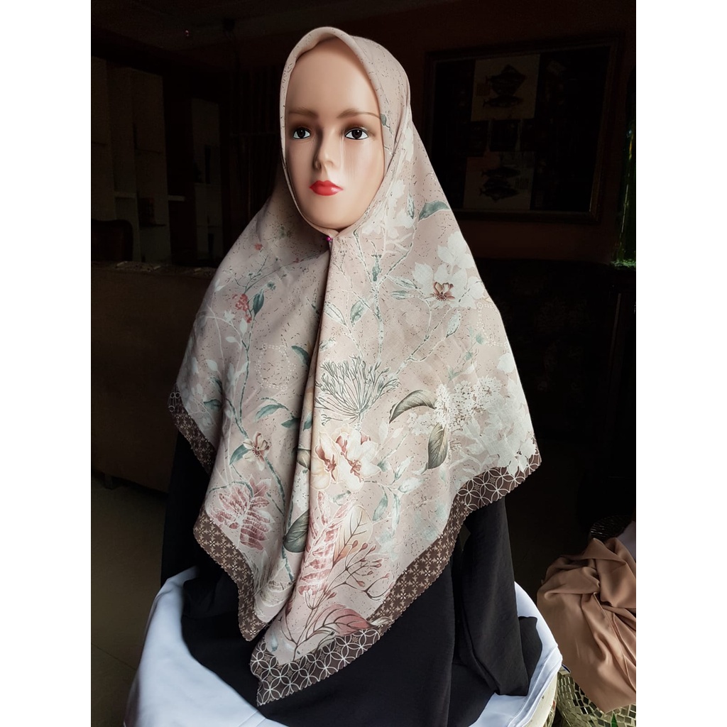 JILBAB SEGI EMPAT VOAL MOTIF DM SCARF