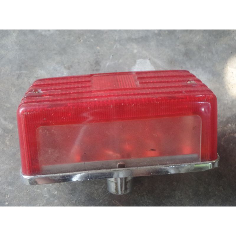 lampu belakang Suzuki a100