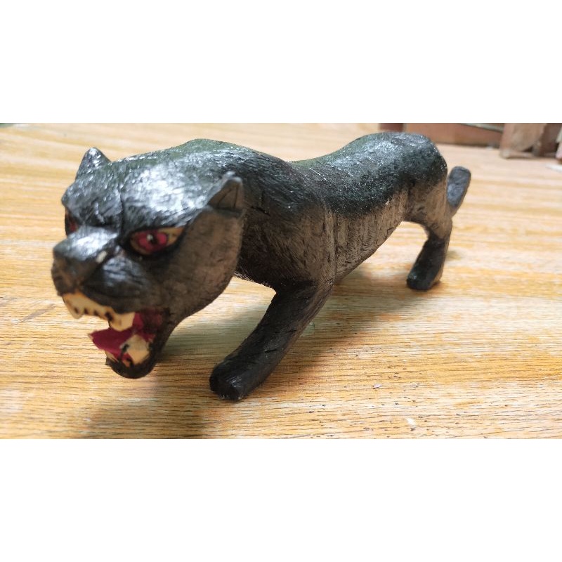 patung macan antik 8