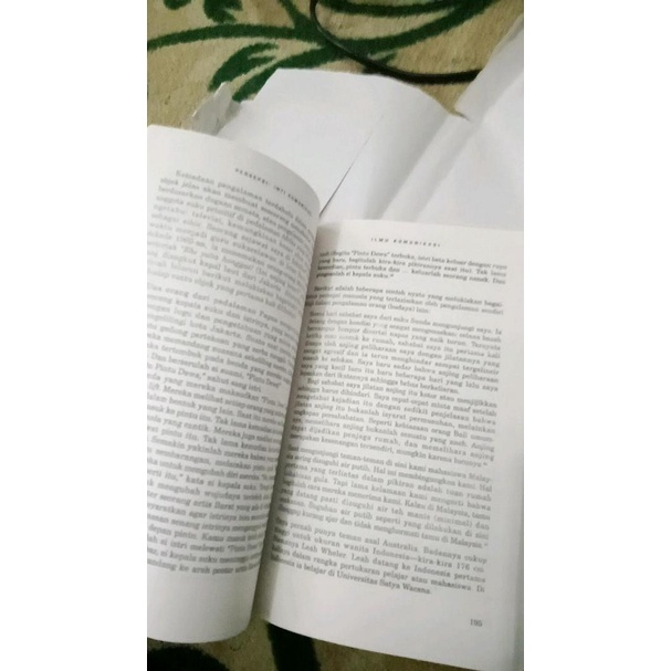 BUKU SURGA DI ANDALUSIA KETIKA MUSLIM YAHUDI DAN NASRANI HIDUP DALAM HARMONI - MARIA ROSA MENOCAL [ORIGINAL]