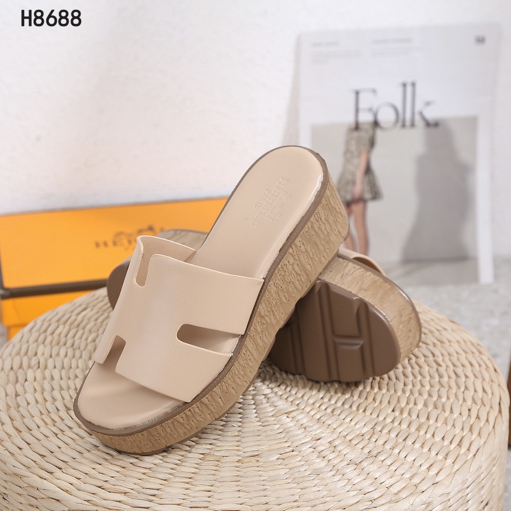 SANDAL Leather Slides H8688