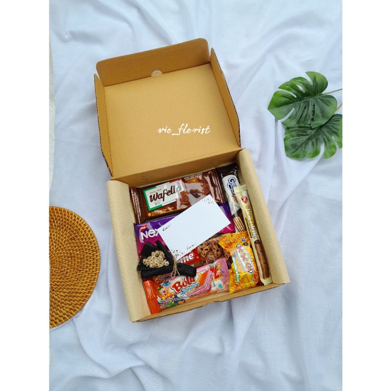 

[COD] hampers snack ulang tahun/ Hampers snack gift box