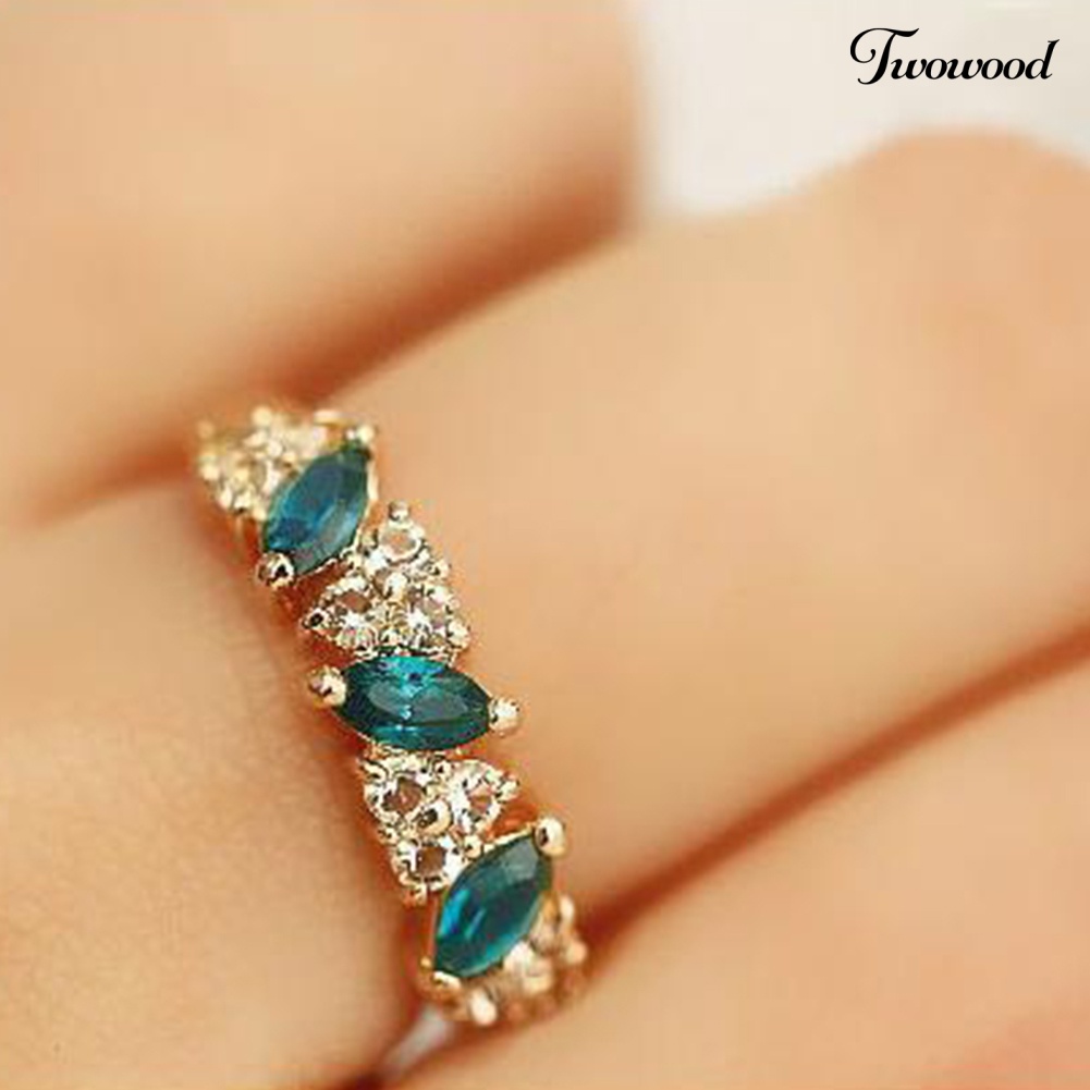 Cincin Jari Bahan Zamrud Cubic Zirconia Gaya Vintage Untuk Wanita