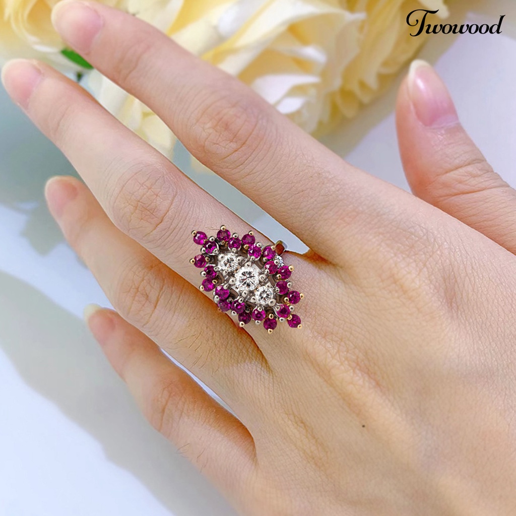 Cincin Bentuk Bunga Aksen Berlian Imitasi Bahan Cubic Zirconia Untuk Wanita