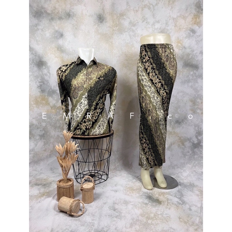 Batik couple / baju batik couple / batik set / batik lengan panjang / rok set