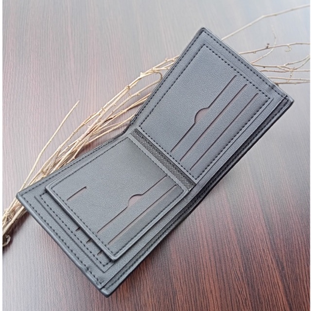 dompet lipat dua horizontal bahan kulit PU import berkualitas dan design yang keren #dompet #dompetpria #dompetlipat