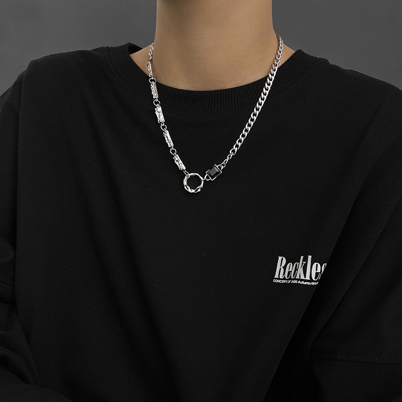 Kalung Rantai Klavikula Bahan Titanium Steel Hias Permata Hitam Gaya Hip Hop Untuk Pria