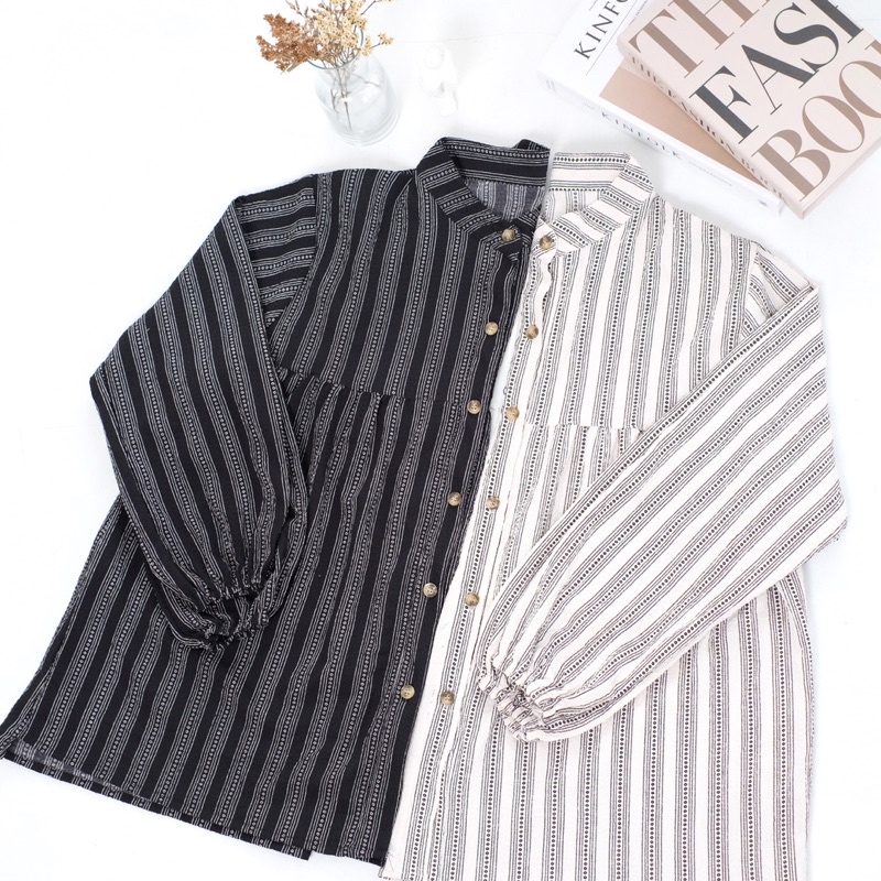 Ounadoutfit Monocrome salur blouse | atasan salur wanita | kemeja salur wanita | atasan wanita | blouse motif busui | outfit ngantor | baju salur wanita