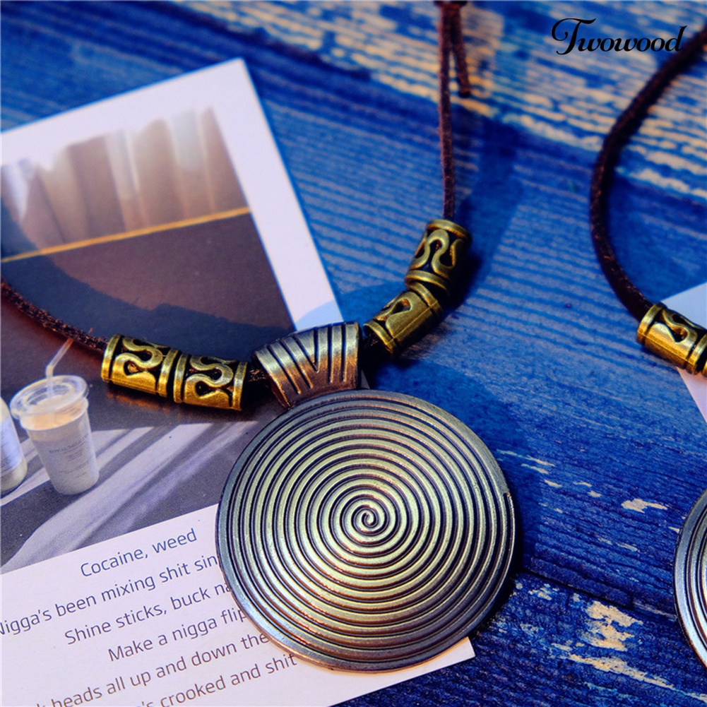 Kalung Liontin Bentuk Bulat Spiral Bahan Kulit Imitasi Gaya Vintage Etnik Untuk Wanita