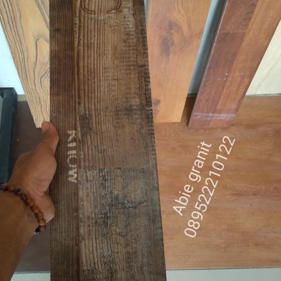 Granit Ceramics motif kayu Kw1 15x80 merk Torch