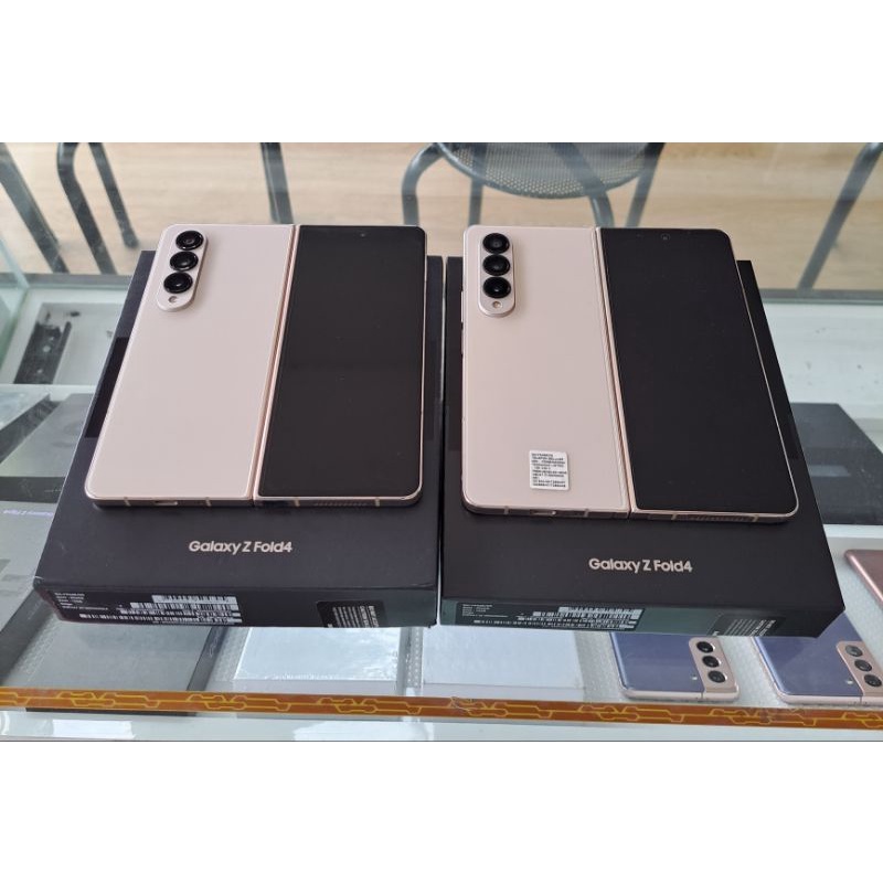 Samsung Z Fold 4 - 256GB Fullset