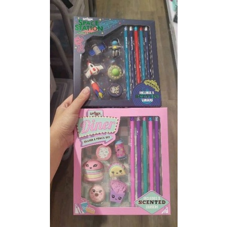 

ORIGINAL 100% smiggle stationary gift set