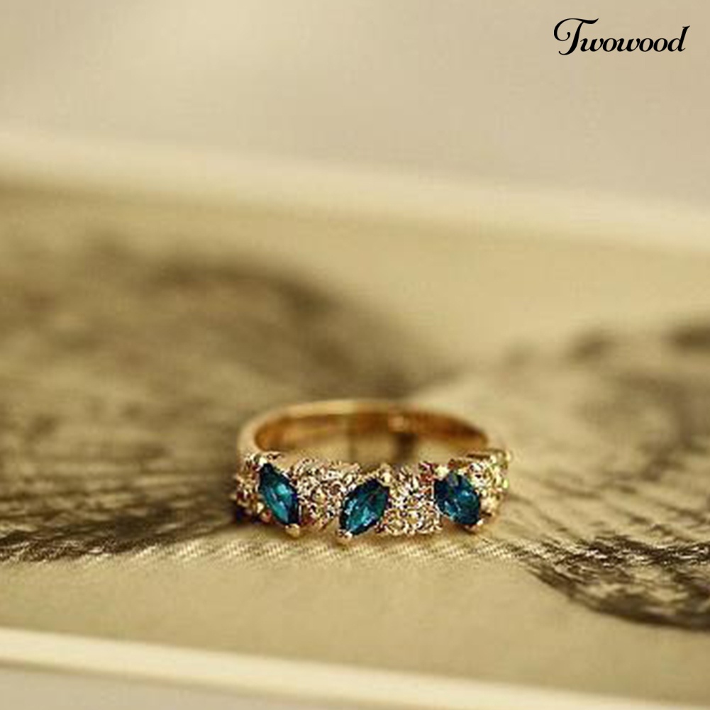 Cincin Jari Bahan Zamrud Cubic Zirconia Gaya Vintage Untuk Wanita