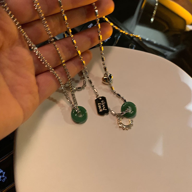 Kalung Rantai Liontin Batu Giok Hijau Dua Lapis Gaya Retro Untuk Wanita