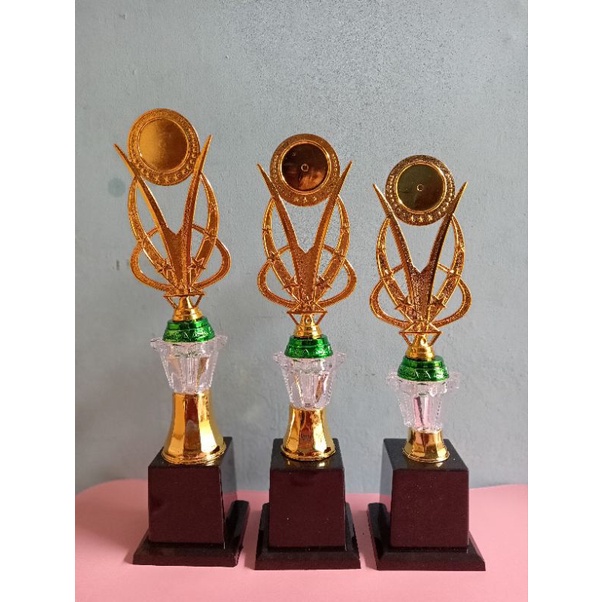 Piala Kristal 01/Set Juara 123 FG 24