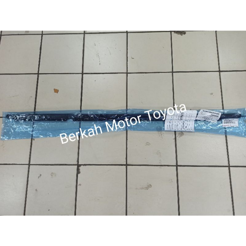 Karet Pelipit Luar Kaca Pintu Kijang Innova 2006 2007 2008 2009 2010 2011 2012 2013 2014 2015 Origin