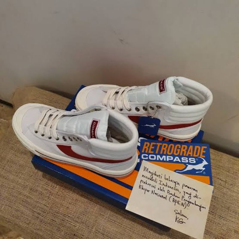 SEPATU COMPASS WHITE/RED stok lama (lisensi)
