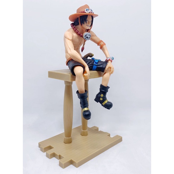 Portgas D. Ace Sitting Tinggi 19CM Action Figure One Piece
