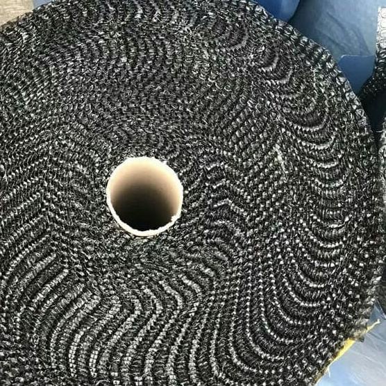 

Plastik bubble wrap hitam (62.5cm x 50 m)