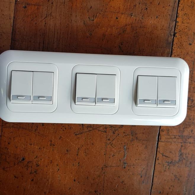 Saklar Seri 3 Gang Panasonic / Saklar 6 Gang 6 Device Panasonic