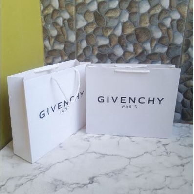 

Paperbag Branded Pembungkus Kado Hadiah Bermerk GIVENCHY