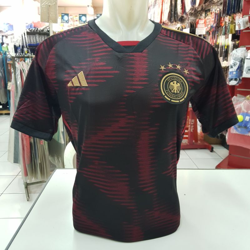 Jersey baju kaos bola jerman german germany away hitam merah piala dunia qatar 2022