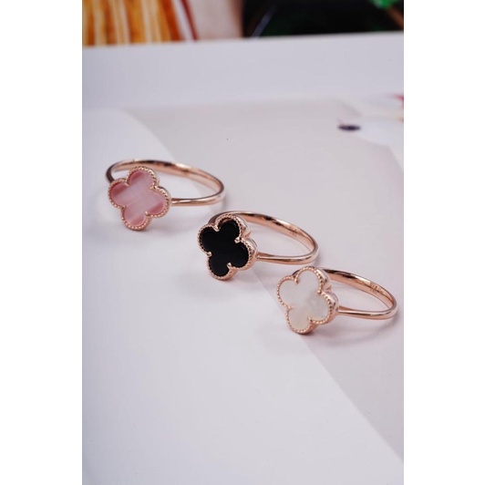 Cincin VC warna Putih yang lagi best seller kadar 750% (2,8gr)