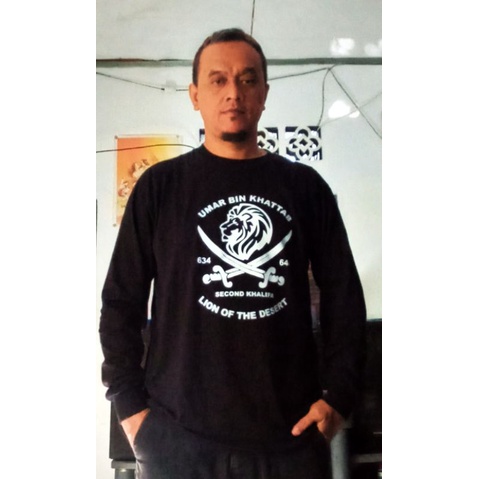 Baju kaos lengan panjang Umar bin Khattab Lion of dessert