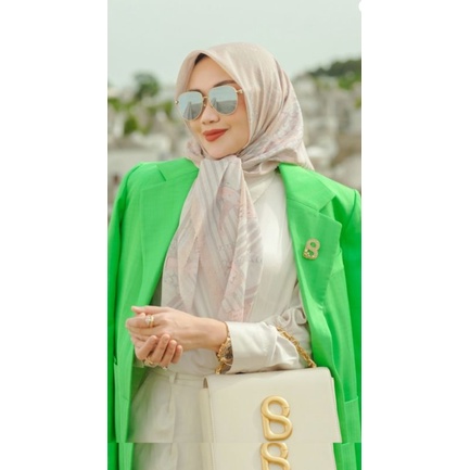 Buttonscraves Chain 2 La Bella