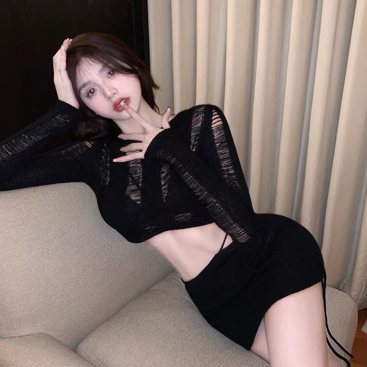 Suhao Pure Desire Pakaian Rajut Wanita Musim Panas Desain Akal Niche Hitam Spice Girls Lengan Panjang Hollow Jantung Mesin Slim atasan Pendek