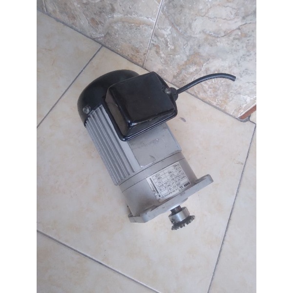 Ac Motor Gearbox 220V Ratio 1:18 76Rpm 200W Luyang