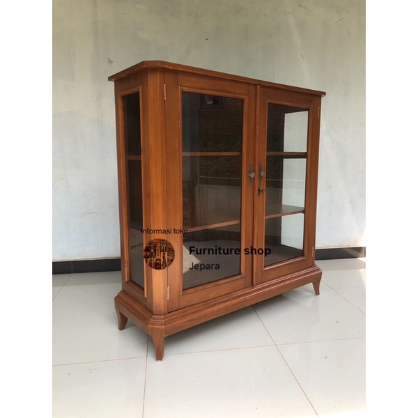 Lemari penyimpan barang antik kayu jati asli