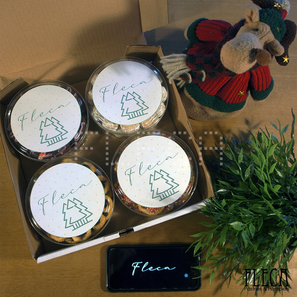 

HAMPERS NATAL CHRISTMAS HAMPER KUE KERING COOKIES LUAR KOTA PARSEL PARCEL COOKIE KERABAT MAKANAN