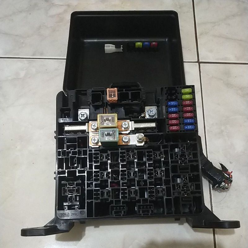fuse box sikring Isuzu panther kapsul original