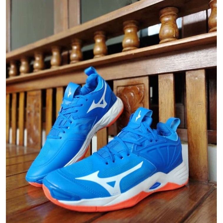 Mizuno Momentum 2