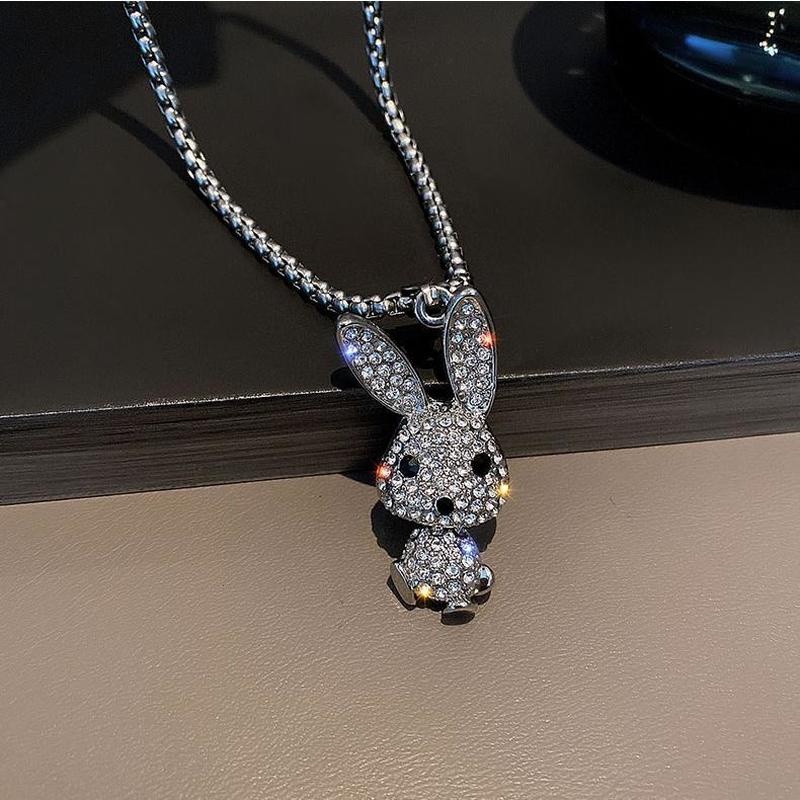 Kalung Liontin Kelinci Bahan Stainless Steel Aksen Berlian Imitasi Untuk Wanita