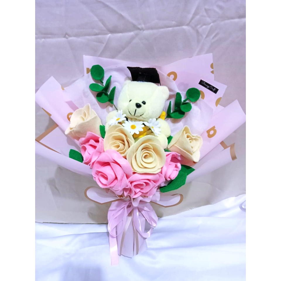 Bunga Bucket Flanel Boneka Wisuda Anniversary Lamaran Wedding