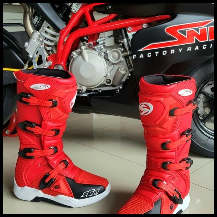 Sepatu Trail Snd Merah 2022