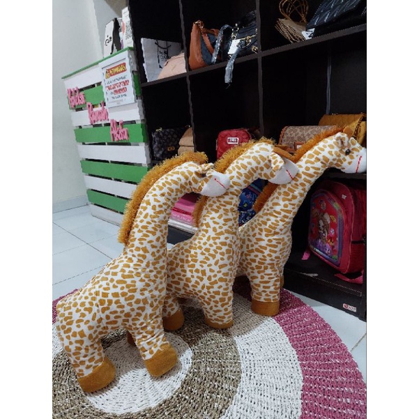 boneka jerapah besar