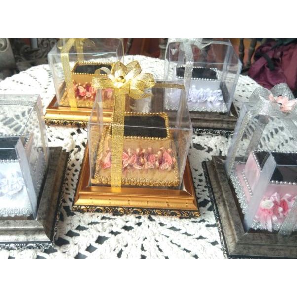 

kotak cincin/ logam mulia