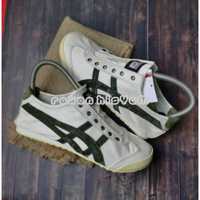 SEPATU FASHION SLIP ON WANITA KOREAN STYLE GARIS GARIS SEPATU SLOP WANTIA