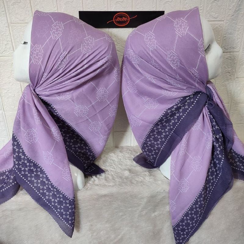 KERUDUNG SEGI EMPAT WARNA LILAC