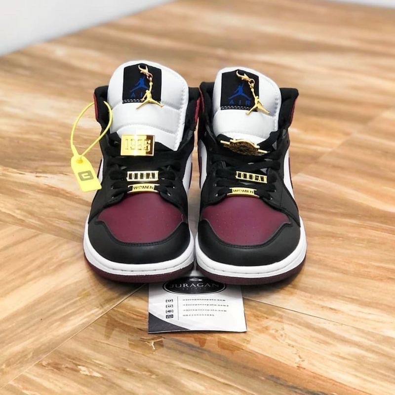 Nike Air Jordan 1 Mid SE &quot;Black/Dark Beetroot&quot;